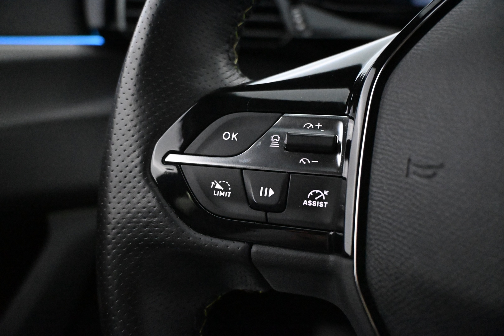 PEUGEOT 308 2021