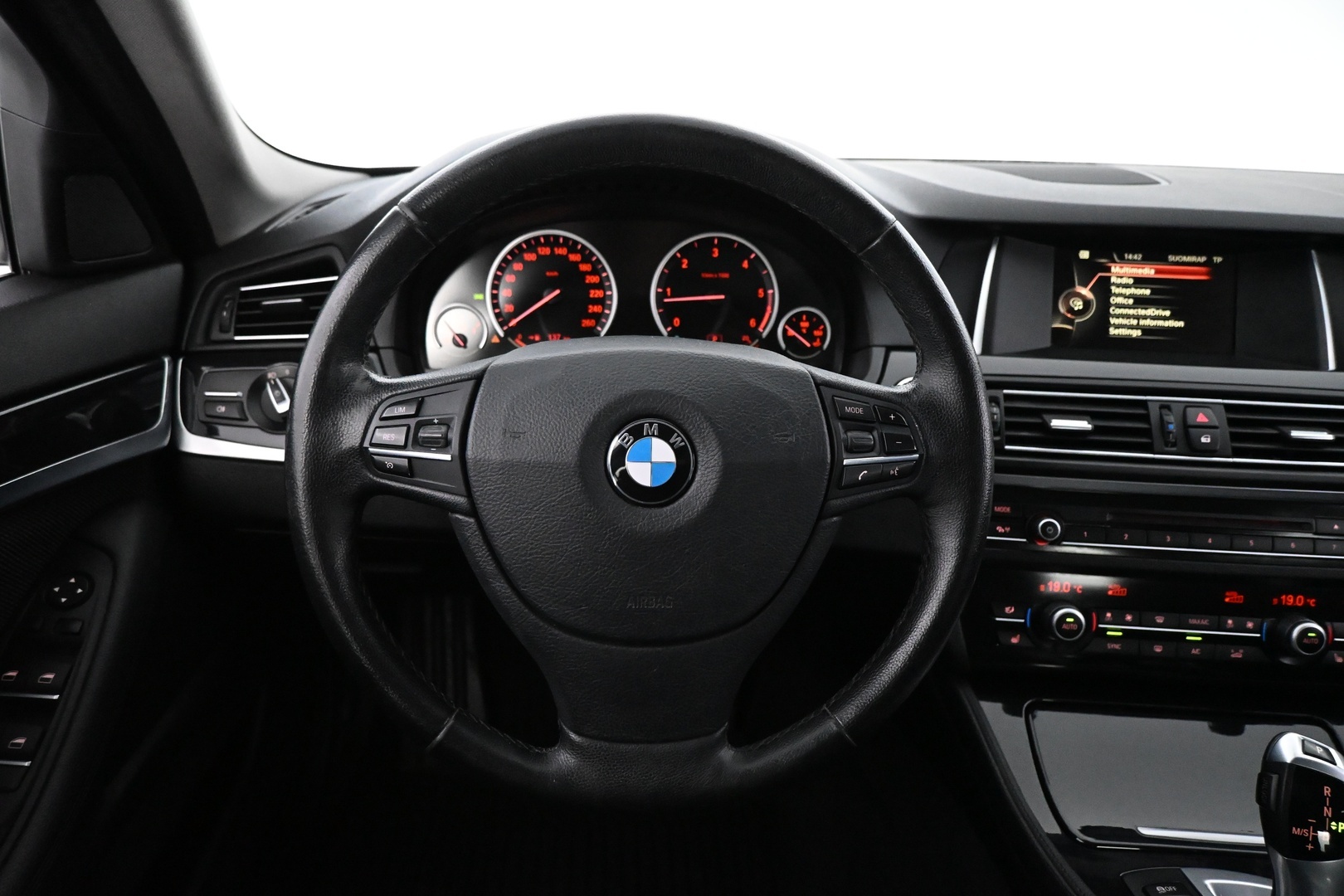 BMW 520 2015