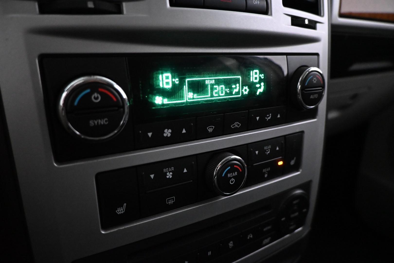 CHRYSLER GRAND VOYAGER 2010