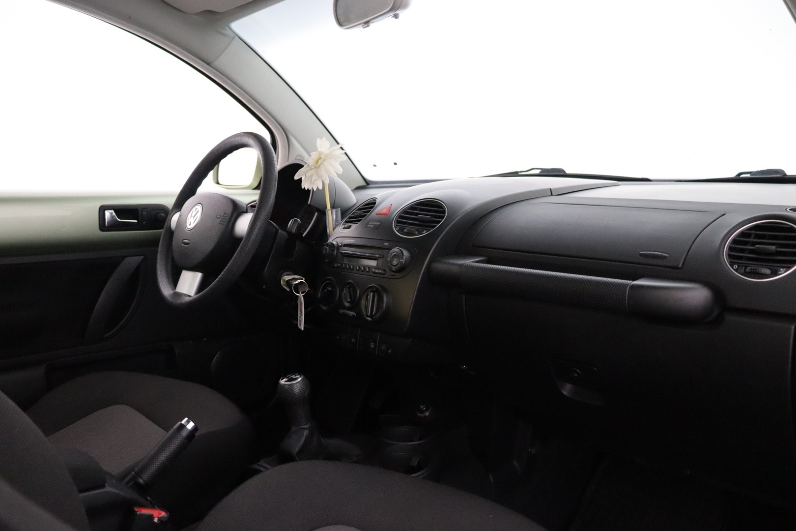 VOLKSWAGEN New Beetle 2007