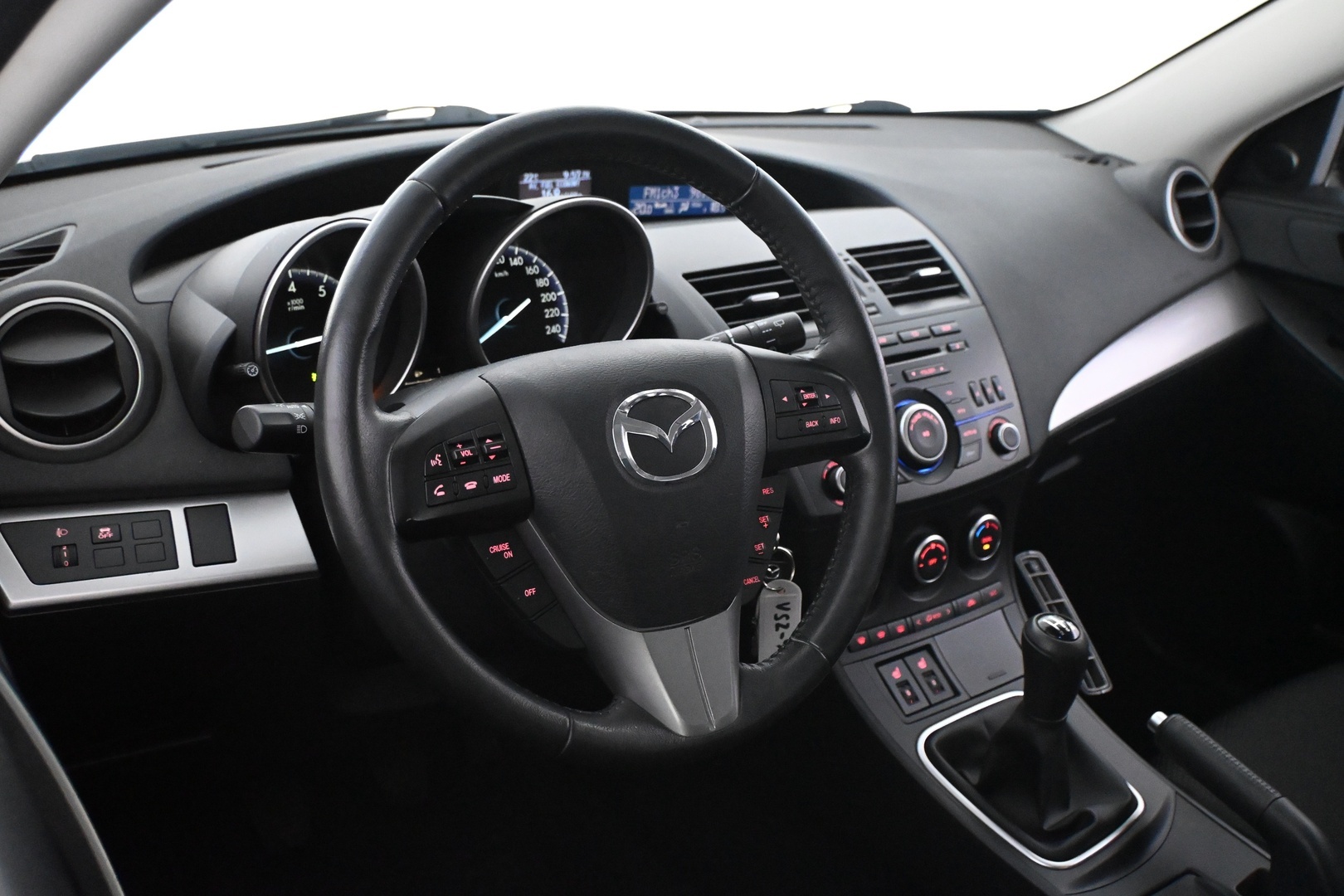 MAZDA 3 2013