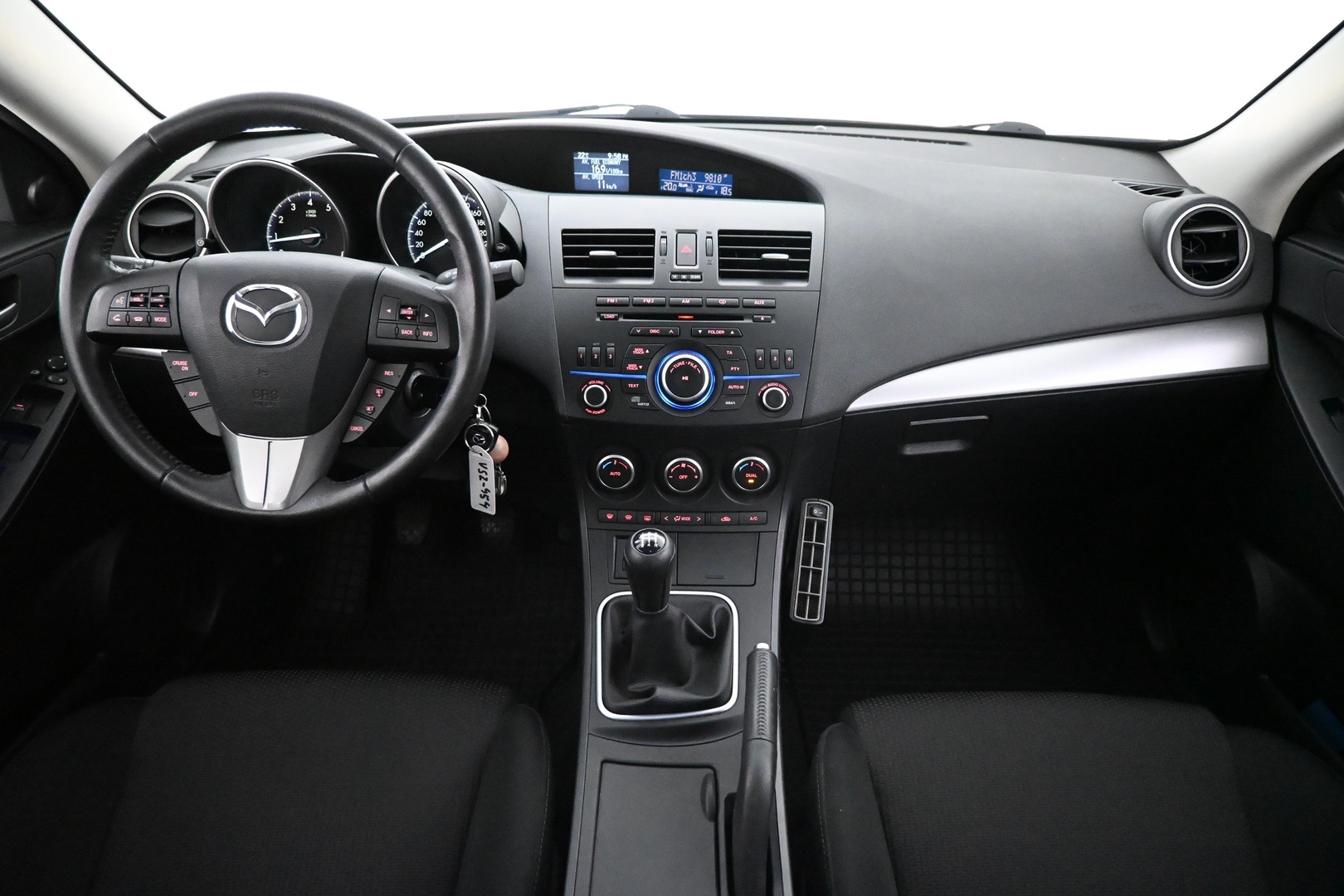 MAZDA 3 2013
