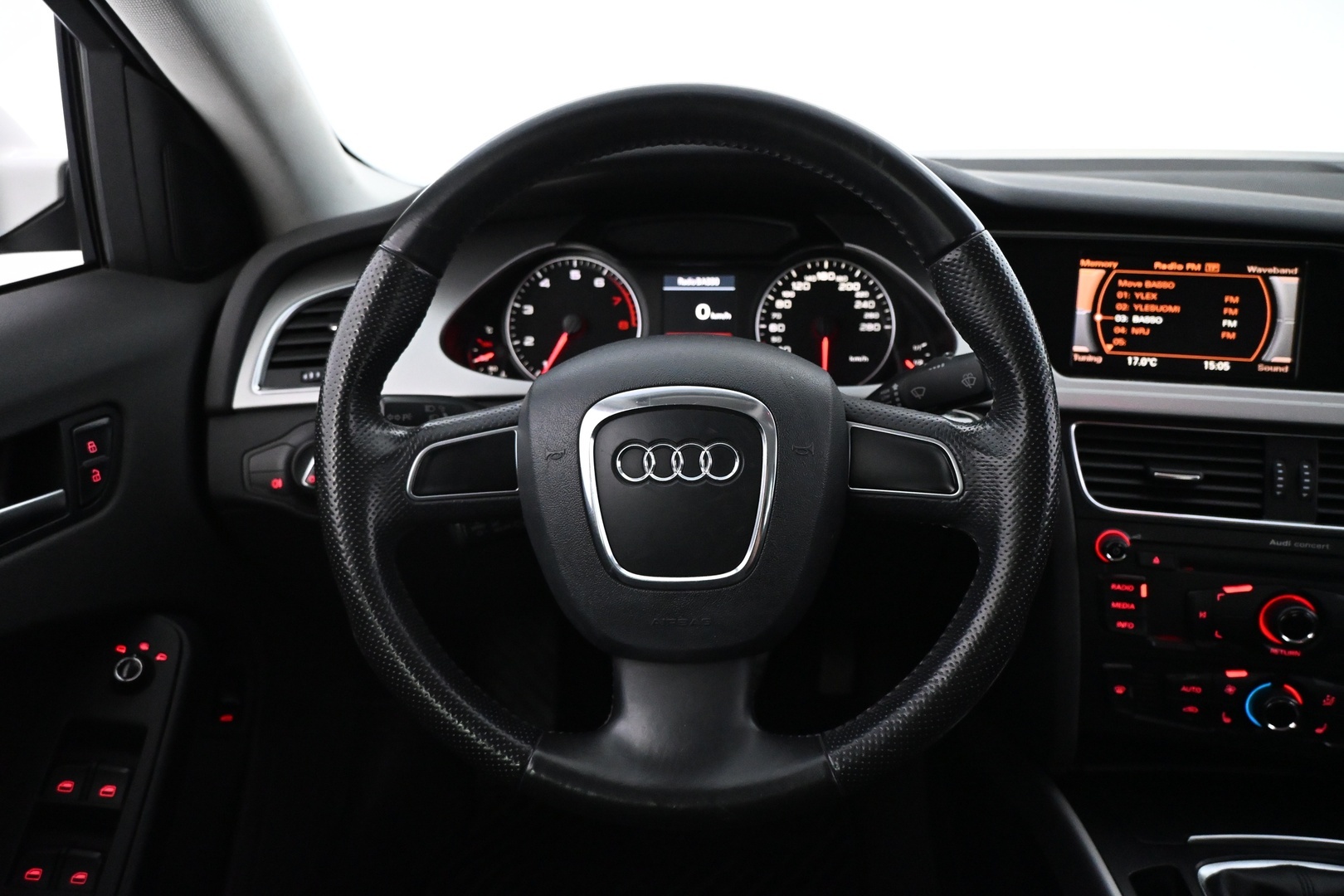 AUDI A4 2011