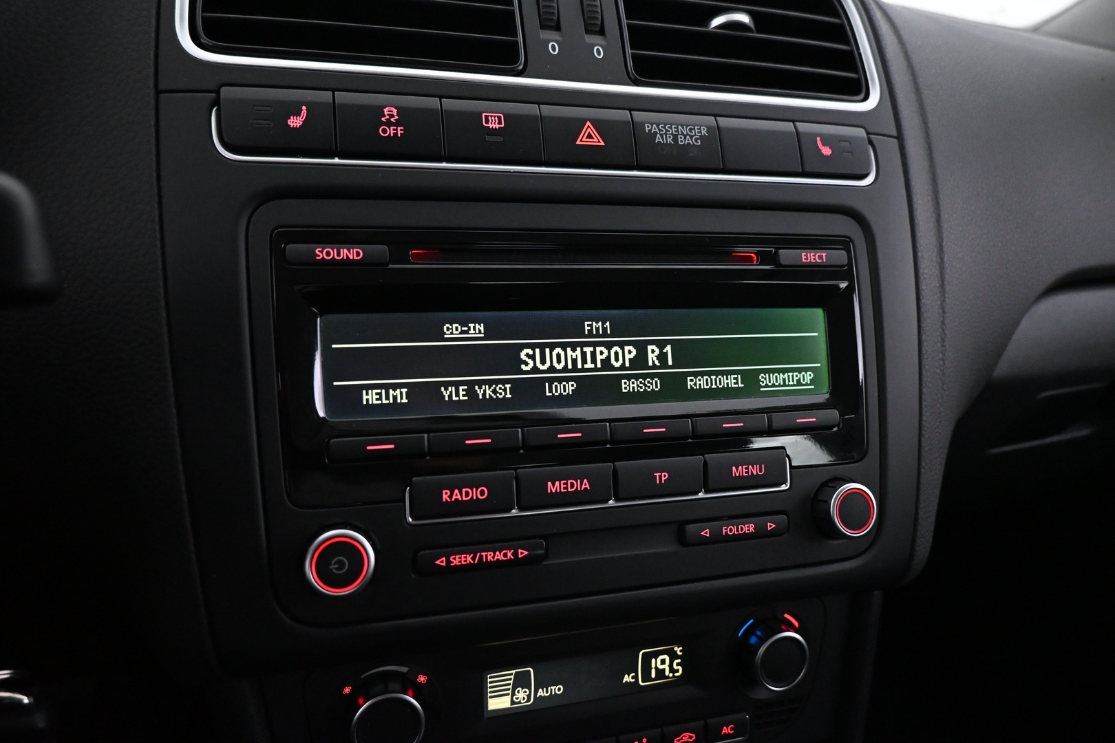 VOLKSWAGEN Polo 2014