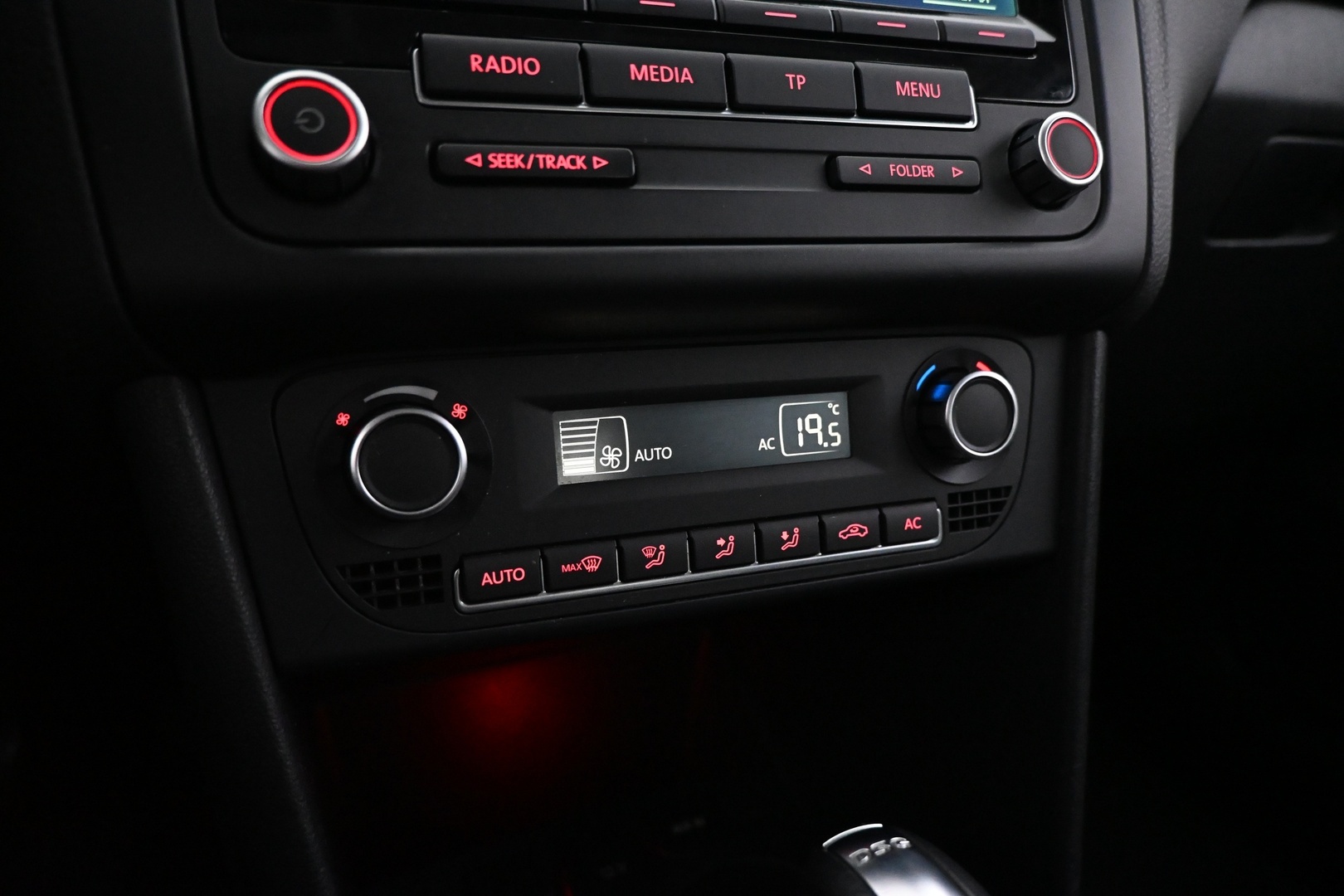 VOLKSWAGEN Polo 2014