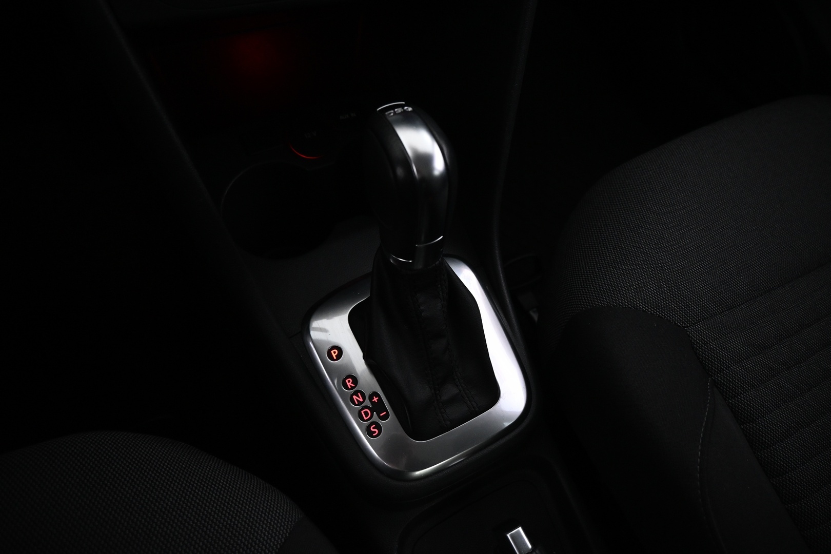 VOLKSWAGEN Polo 2014