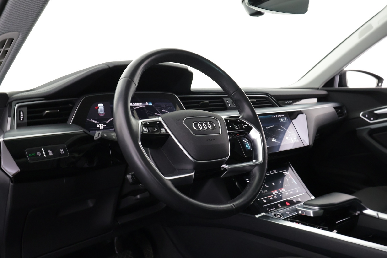AUDI e-tron 2022