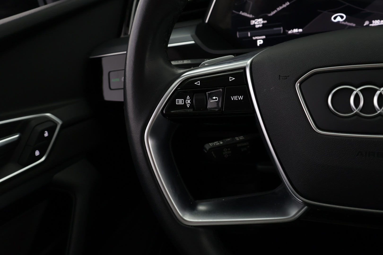 AUDI e-tron 2022