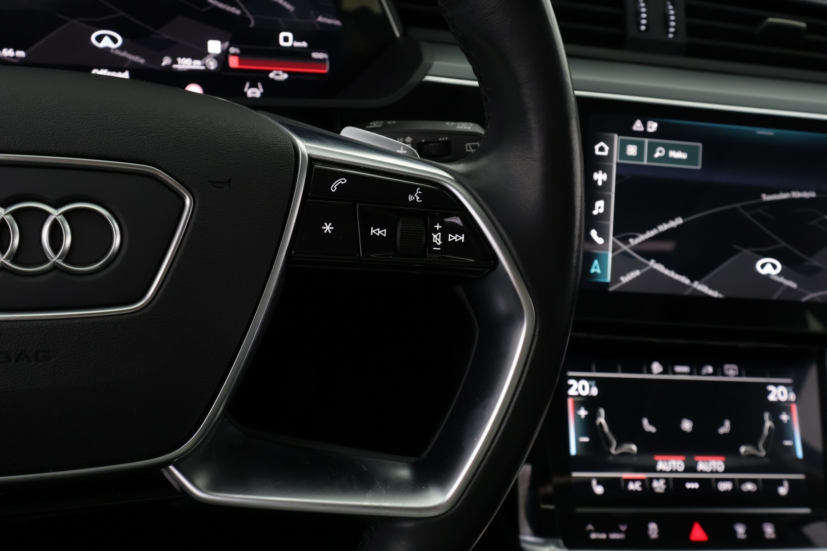 AUDI e-tron 2022