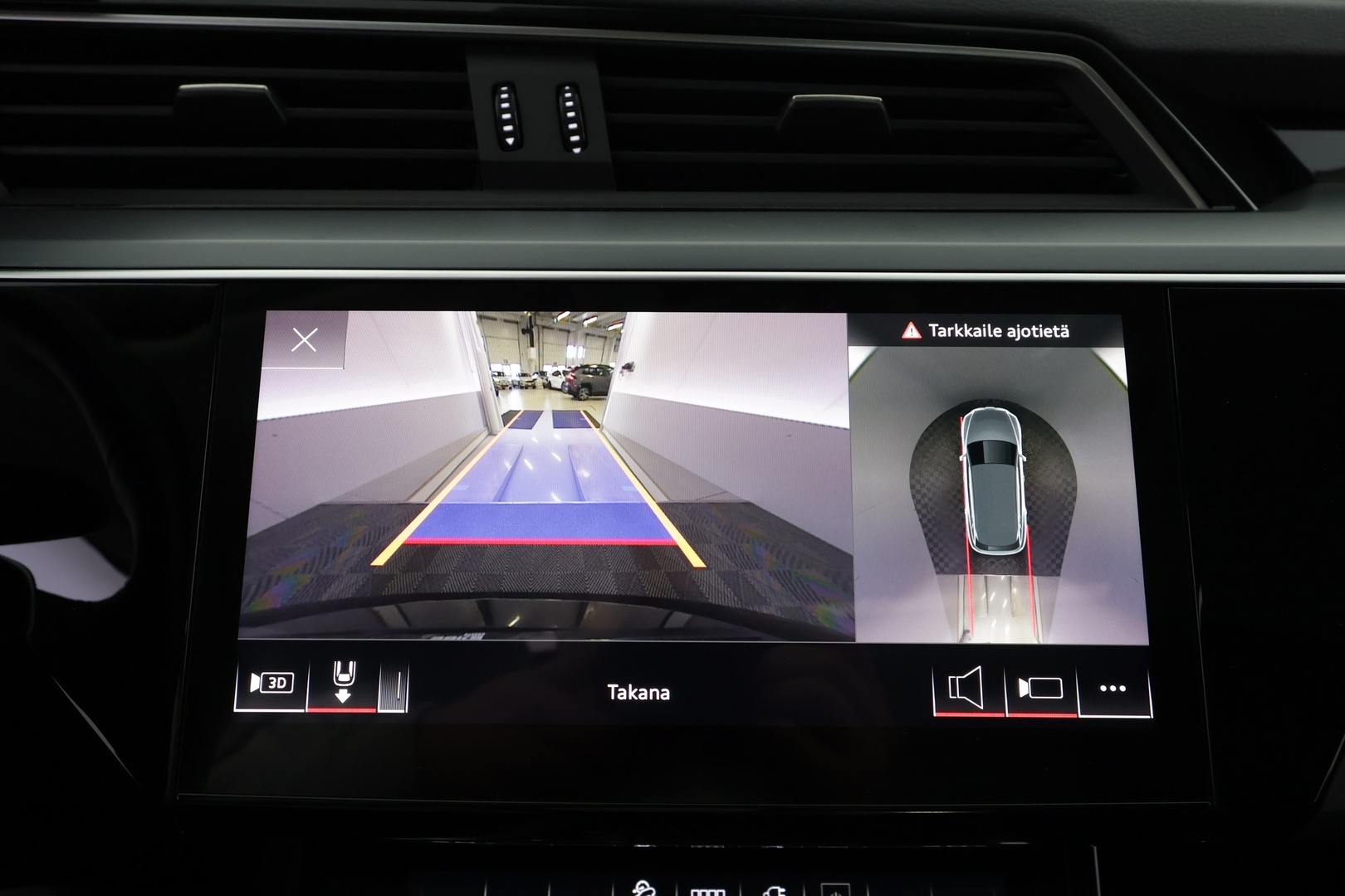 AUDI e-tron 2022