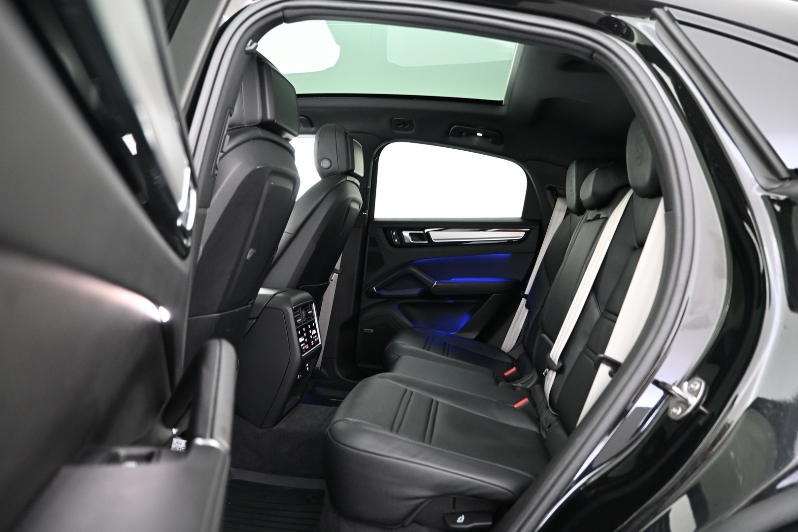 PORSCHE Cayenne 2023