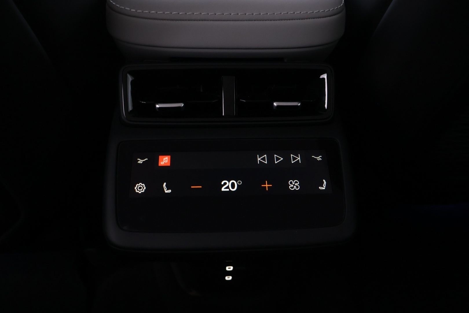 POLESTAR 4 2026