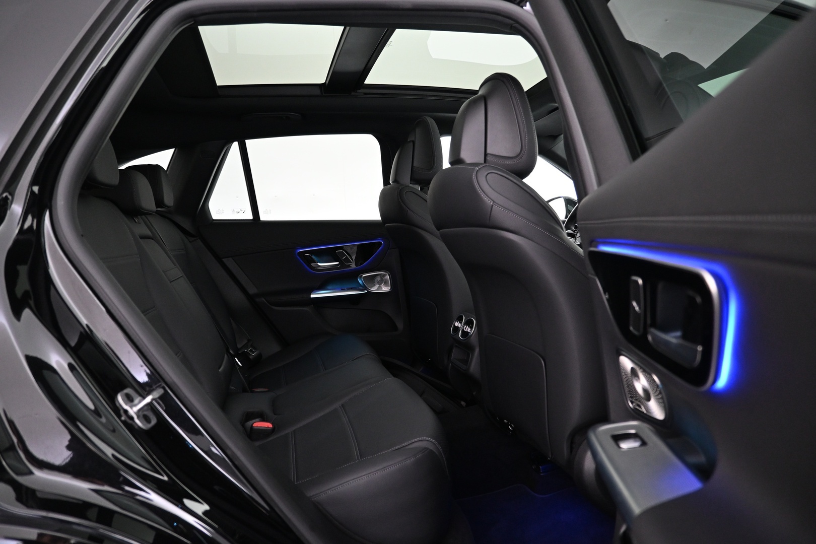 MERCEDES-BENZ GLC 2023