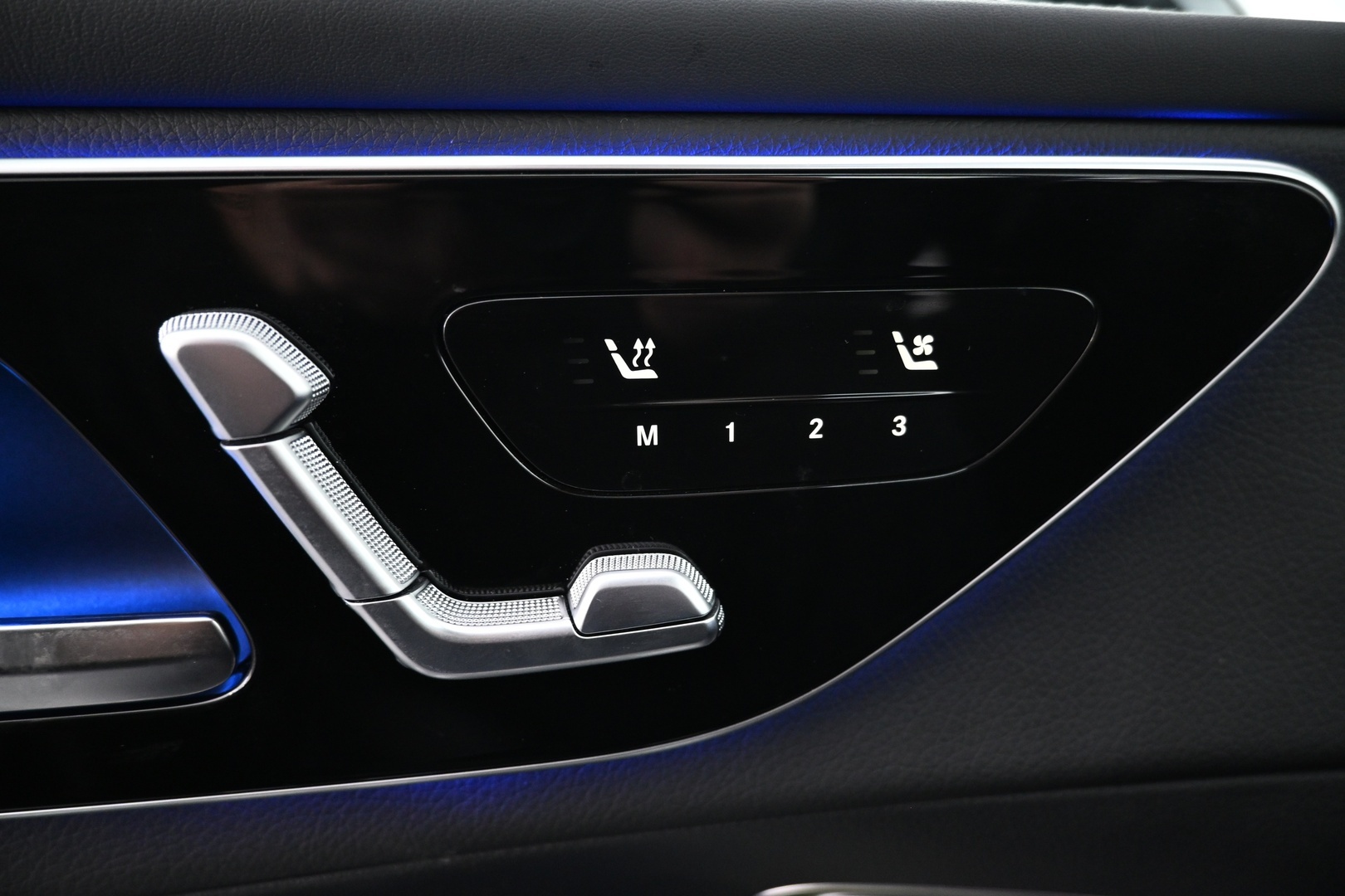 MERCEDES-BENZ GLC 2023