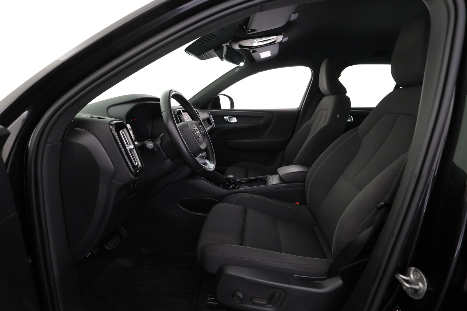 VOLVO XC40 2023