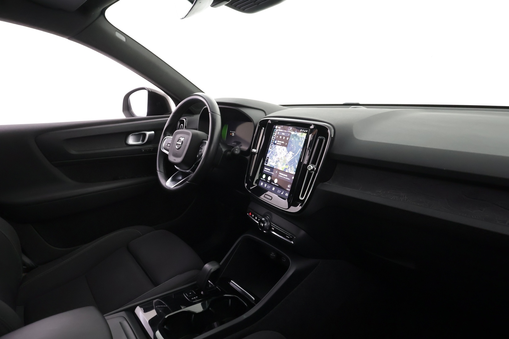 VOLVO XC40 2023