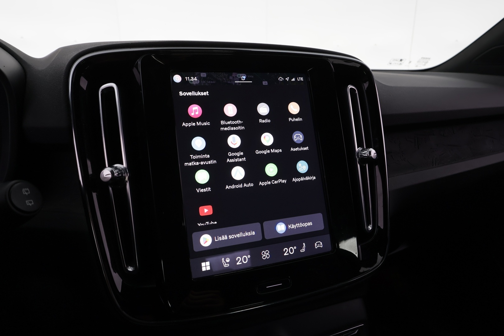 VOLVO XC40 2023
