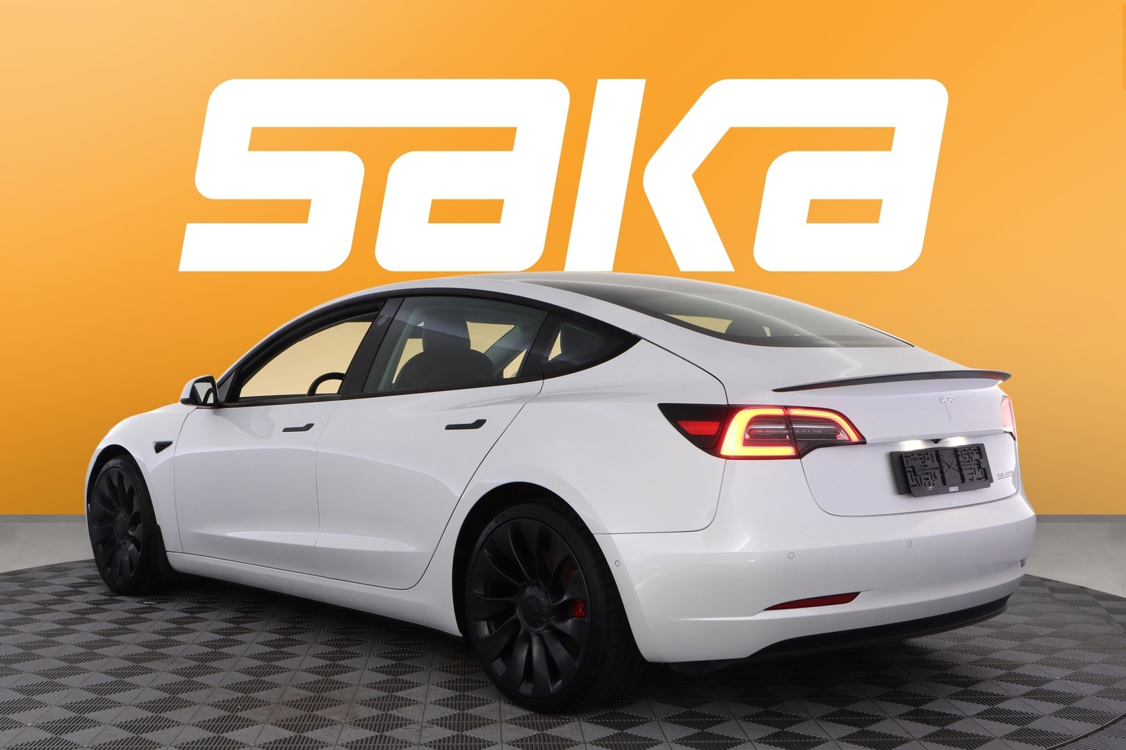 TESLA Model 3 2021