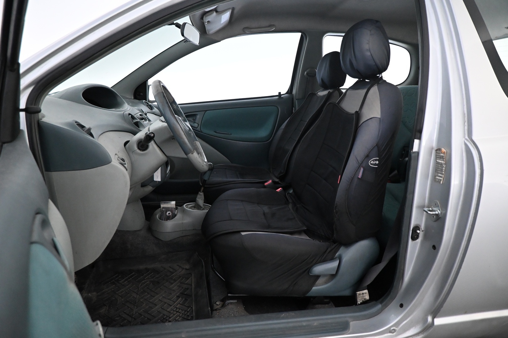 TOYOTA Yaris 1999
