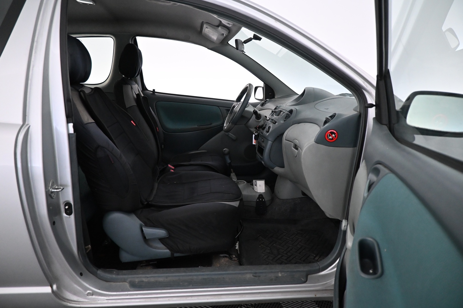 TOYOTA Yaris 1999