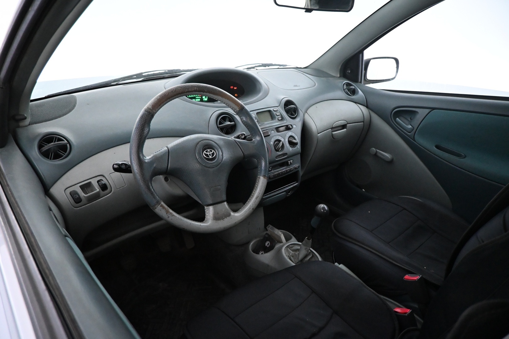 TOYOTA Yaris 1999