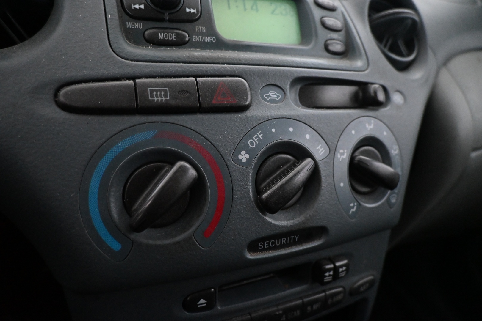 TOYOTA Yaris 1999