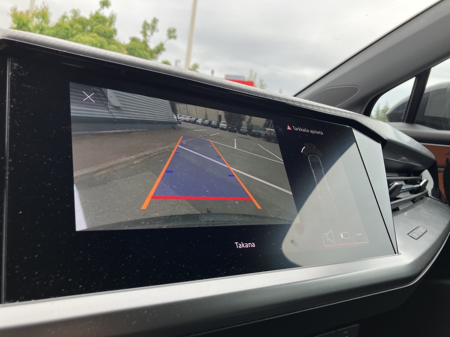 AUDI Q4 e-tron 2022