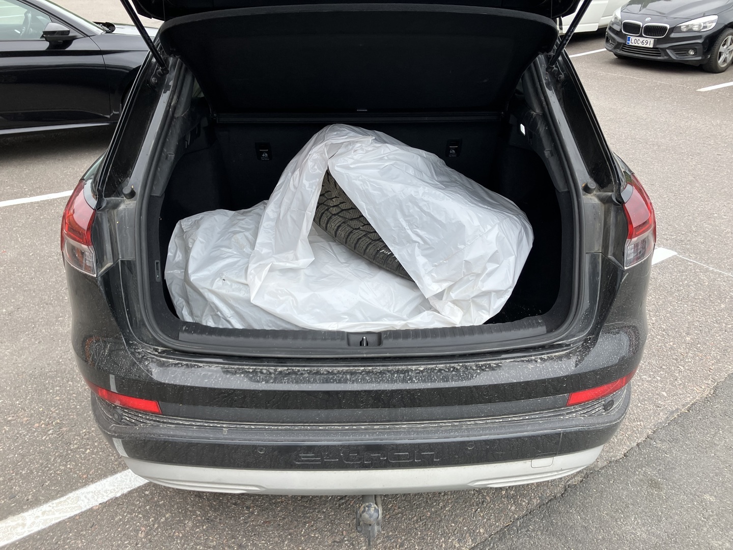AUDI Q4 e-tron 2022