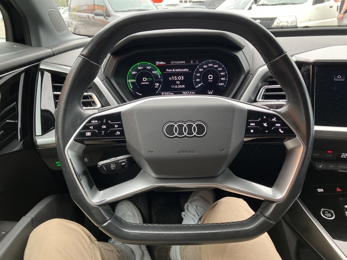 AUDI Q4 e-tron 2022