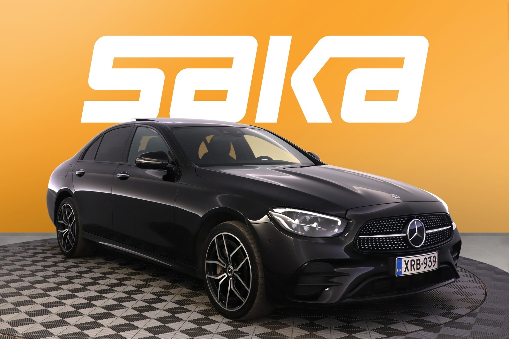 MERCEDES-BENZ E 2022