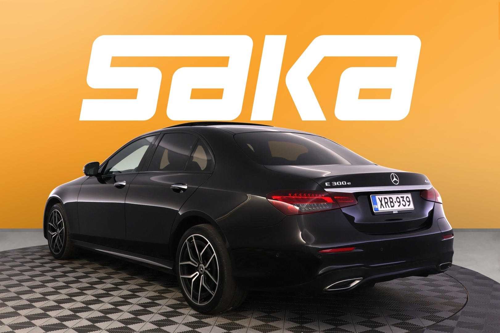 MERCEDES-BENZ E 2022