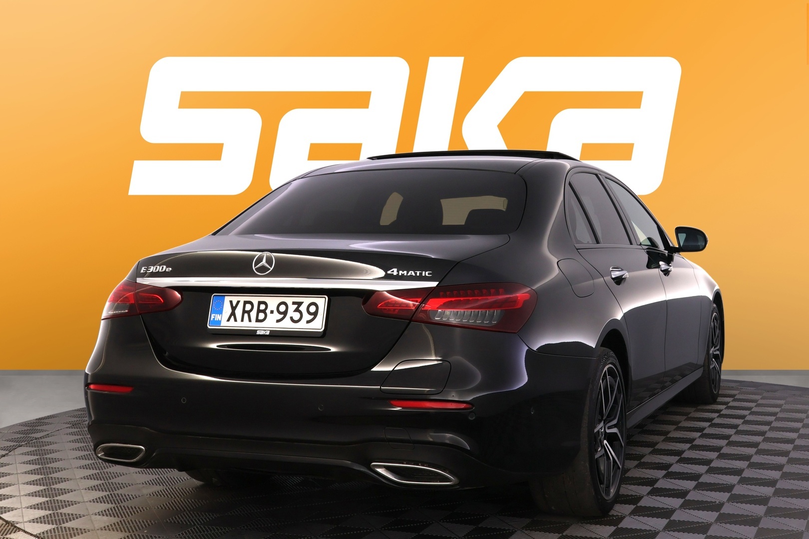 MERCEDES-BENZ E 2022