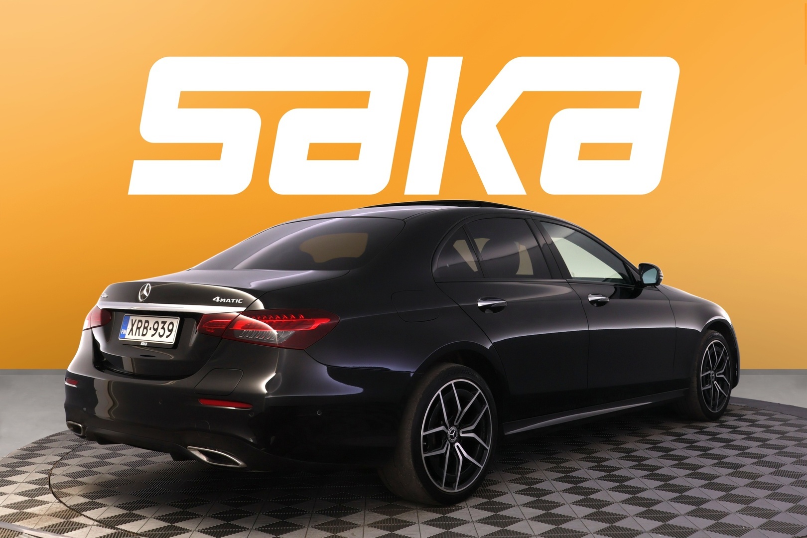 MERCEDES-BENZ E 2022