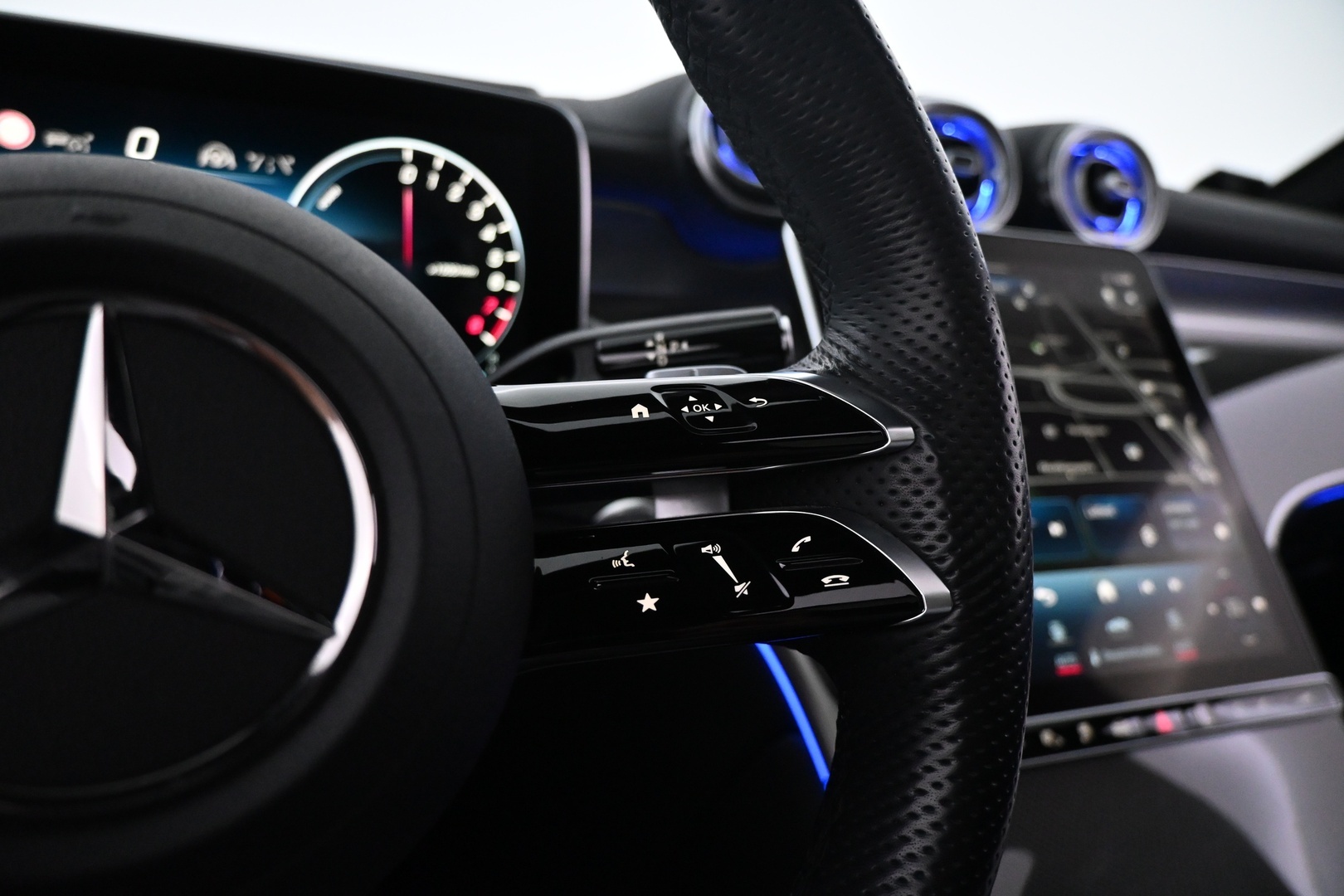 MERCEDES-BENZ GLC 2024