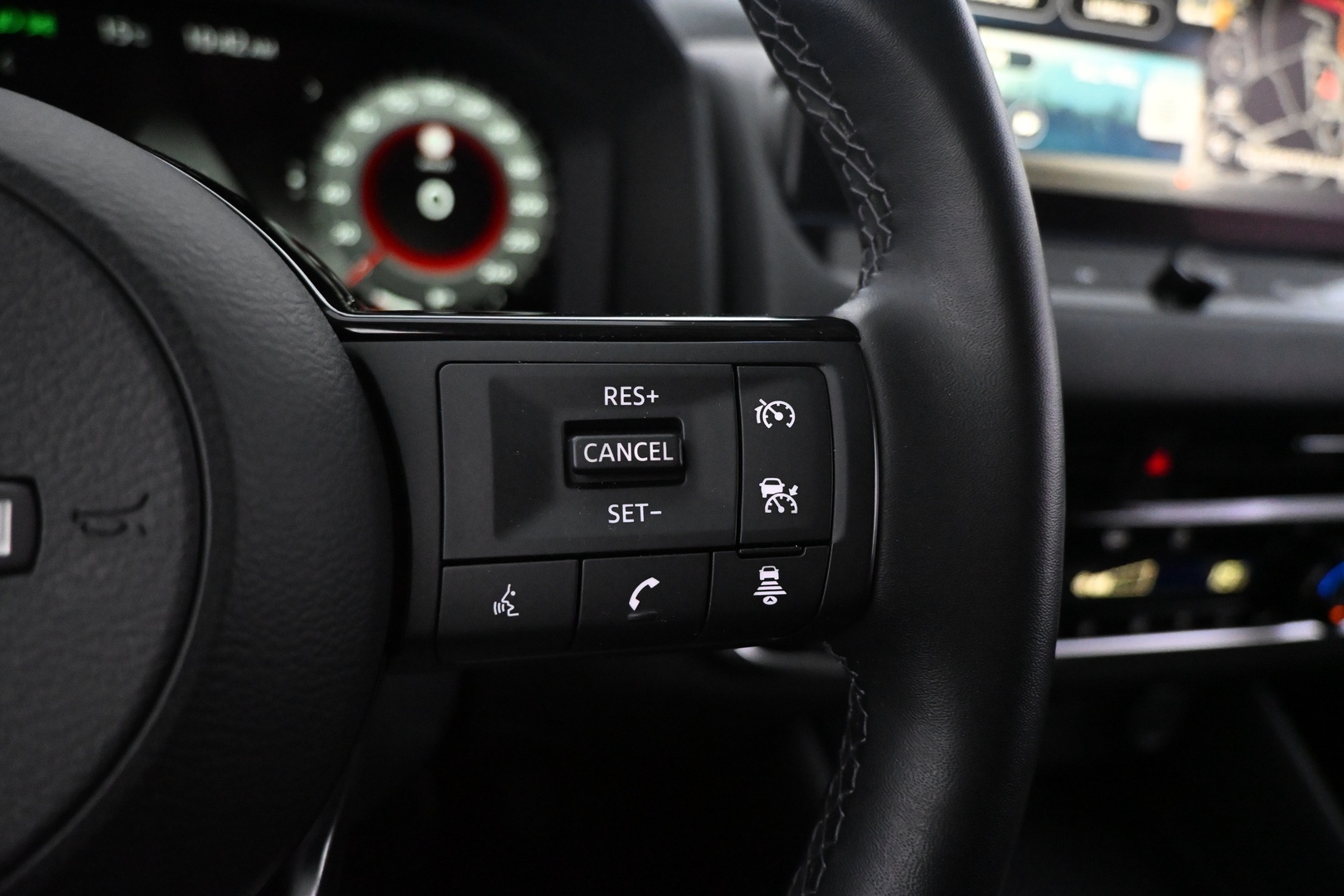 NISSAN Qashqai 2024