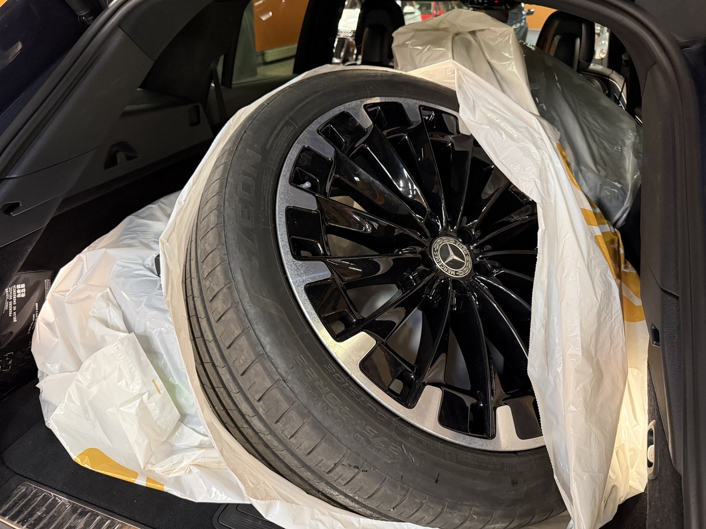 MERCEDES-BENZ EQS SUV 2023