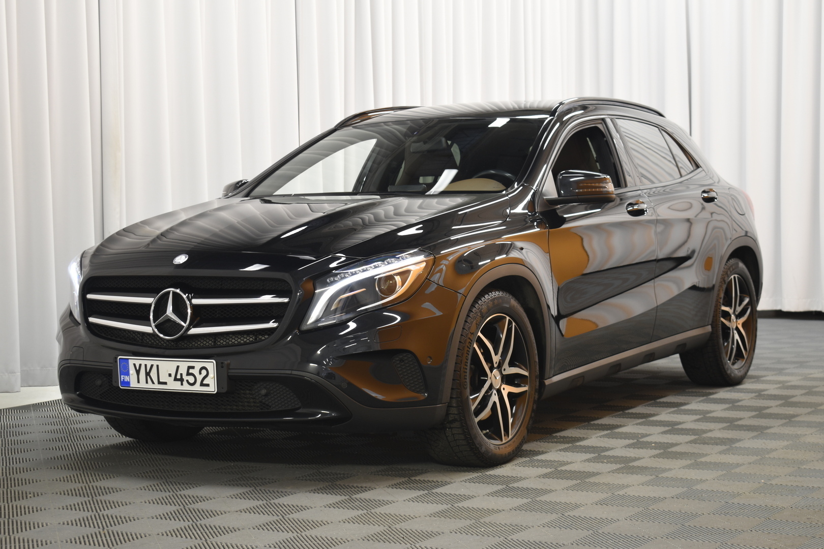 MERCEDES-BENZ GLA 2015
