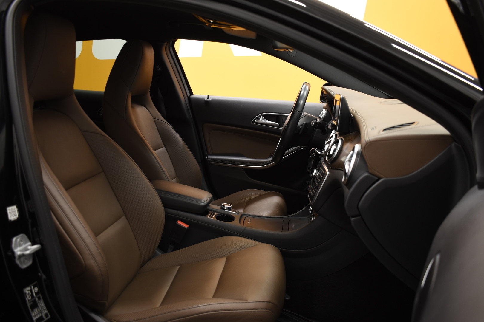 MERCEDES-BENZ GLA 2015