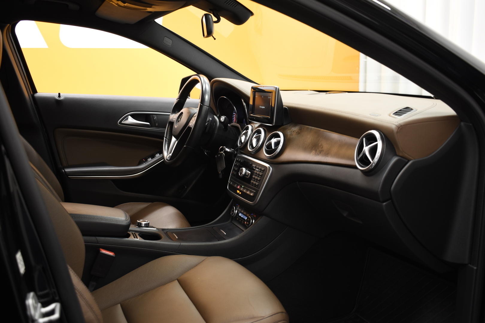 MERCEDES-BENZ GLA 2015