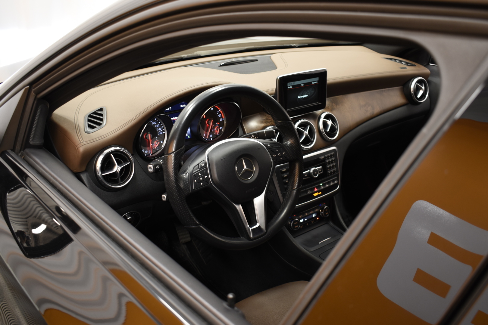 MERCEDES-BENZ GLA 2015