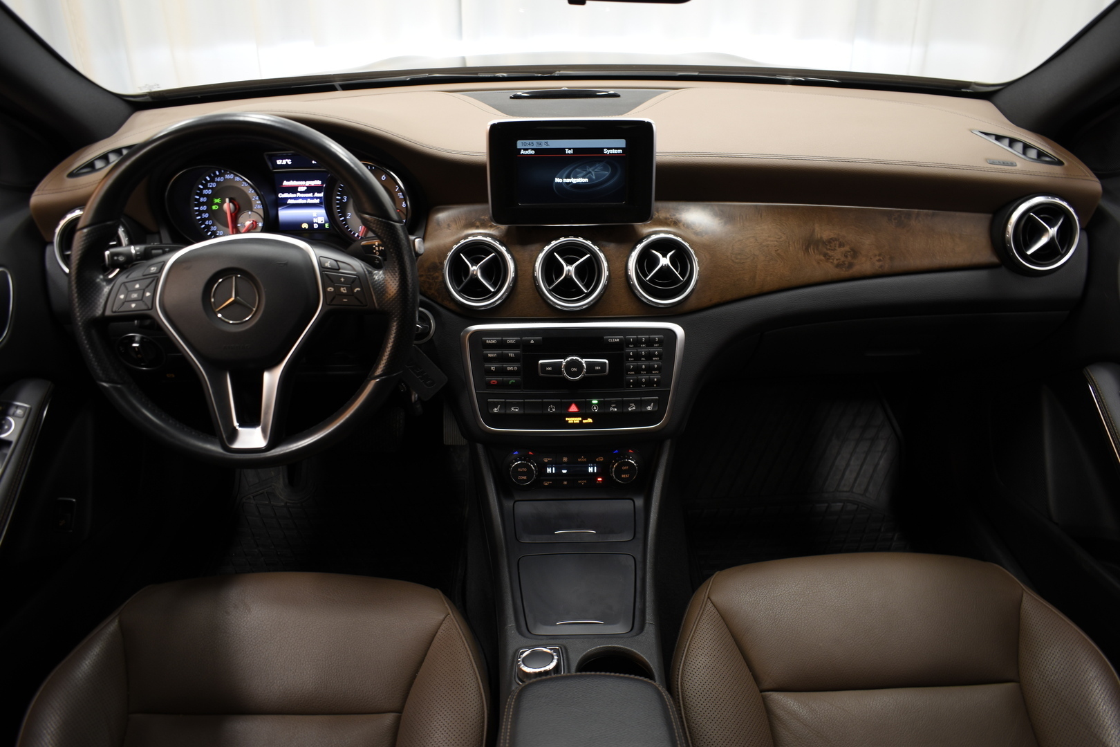 MERCEDES-BENZ GLA 2015