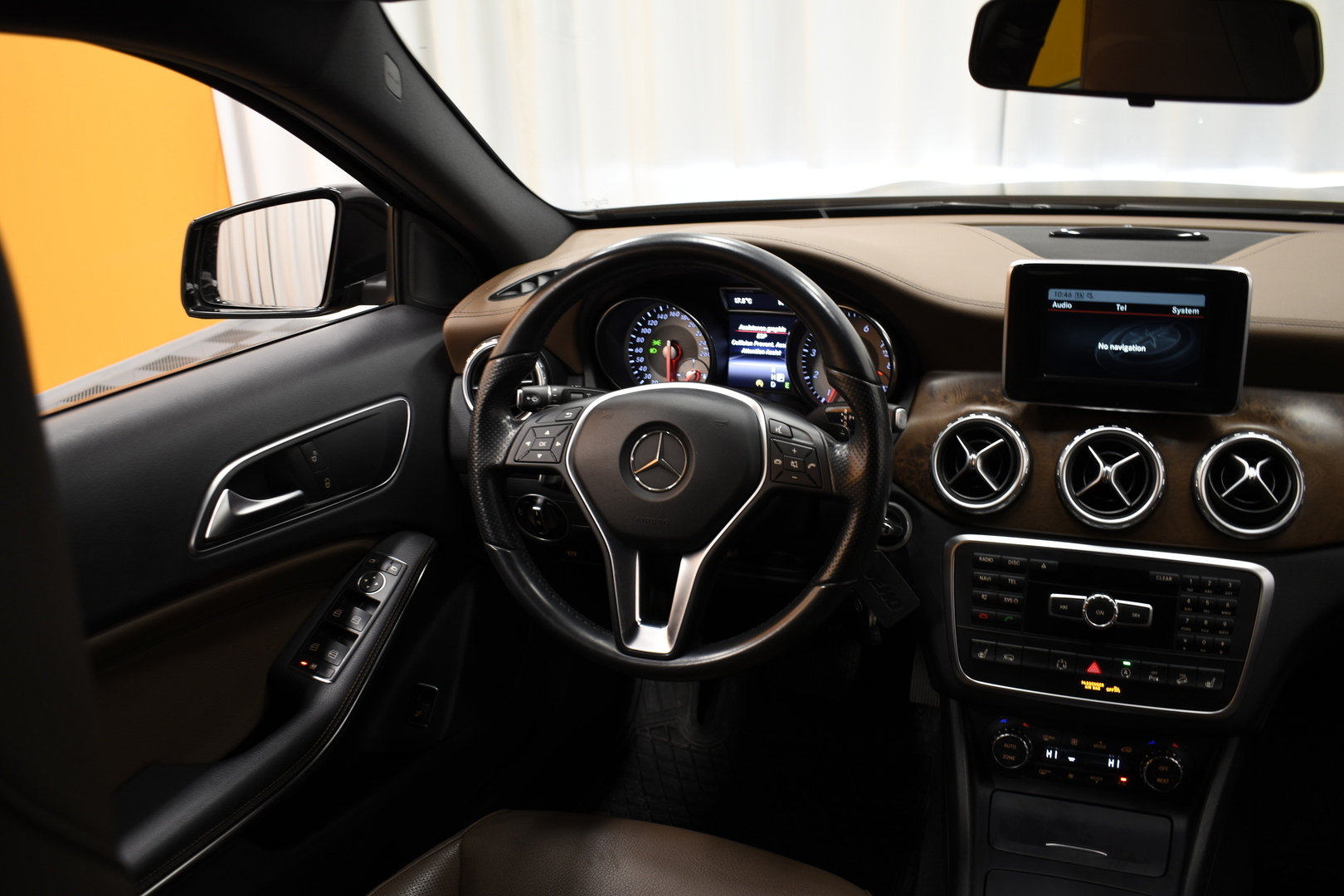 MERCEDES-BENZ GLA 2015
