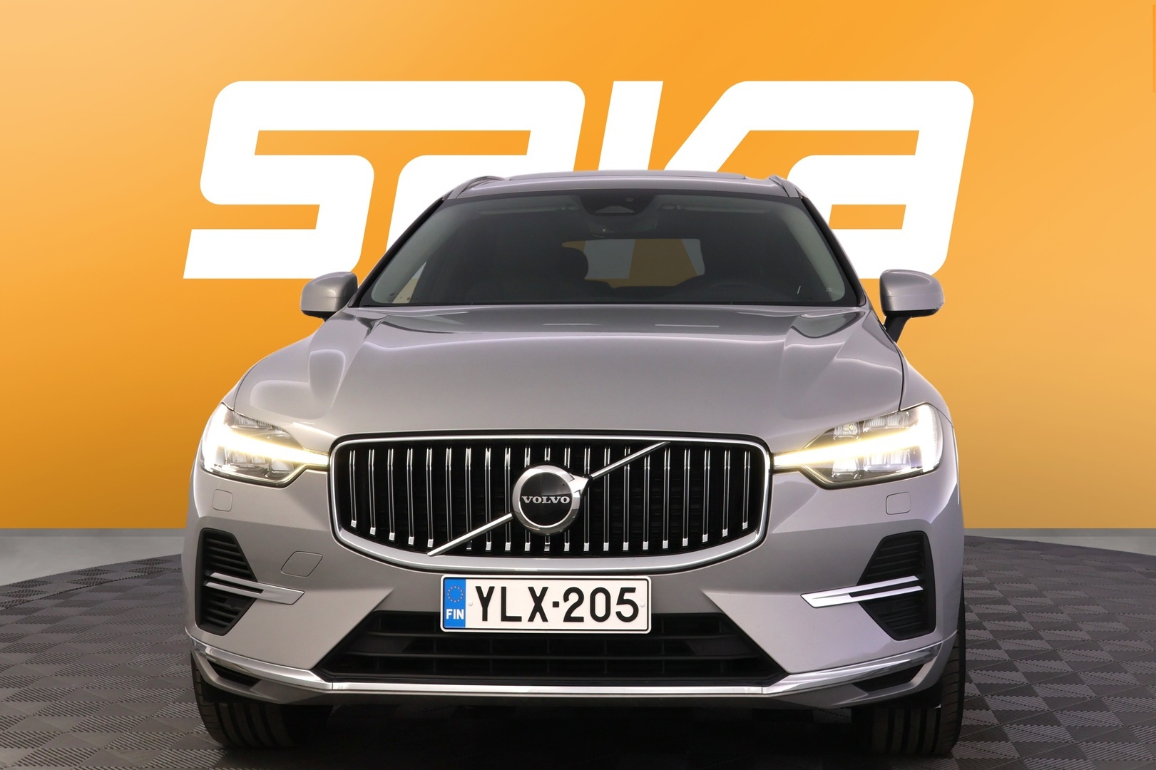 VOLVO XC60 2023