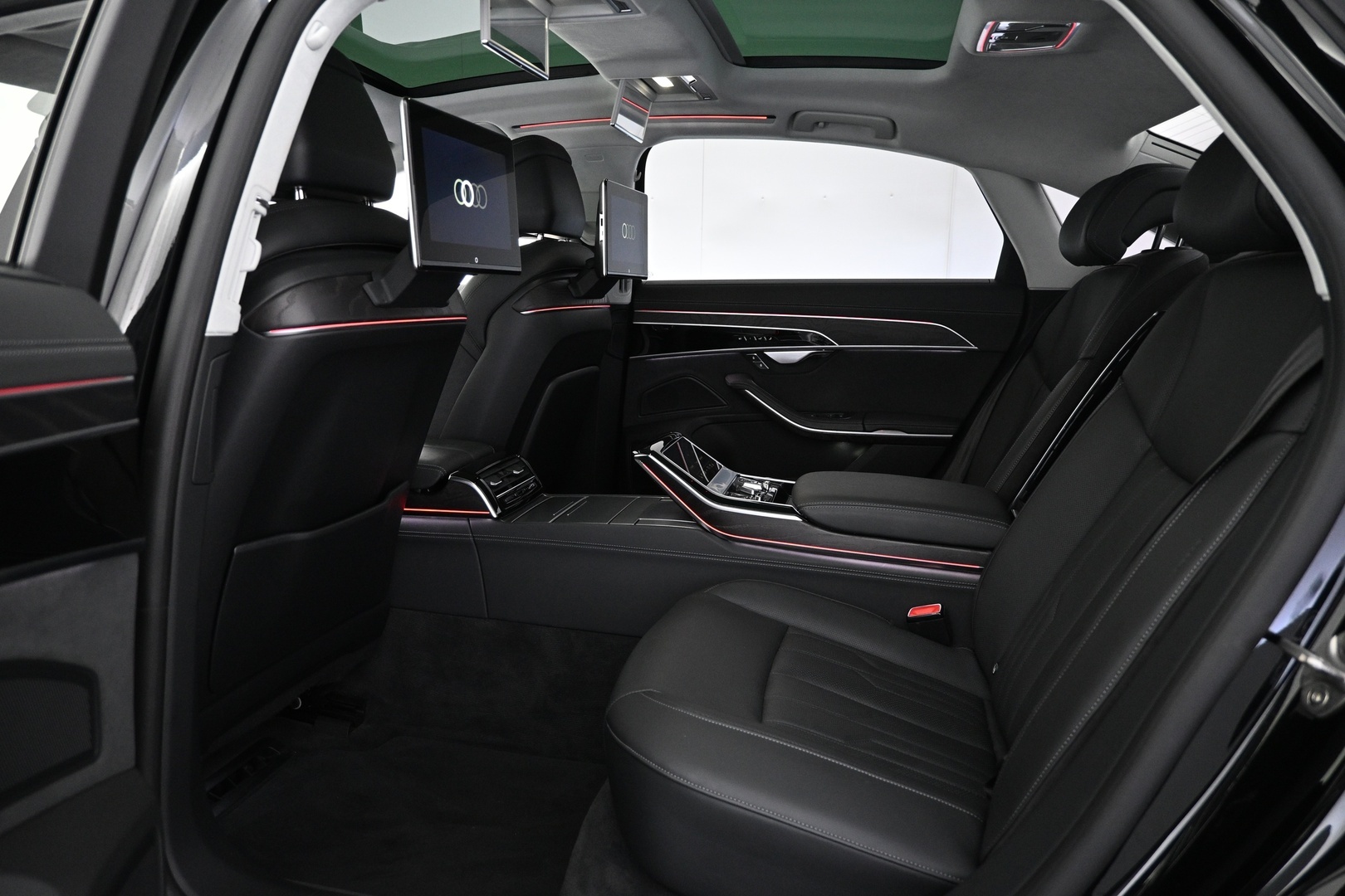 AUDI A8 2022