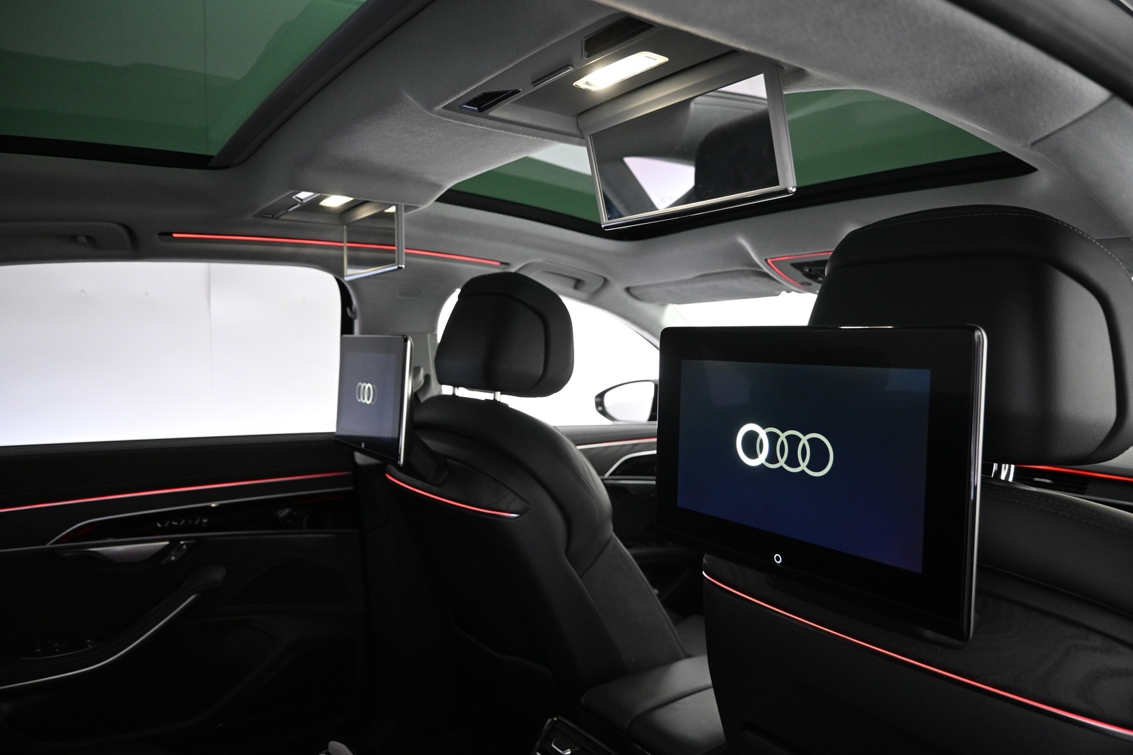 AUDI A8 2022