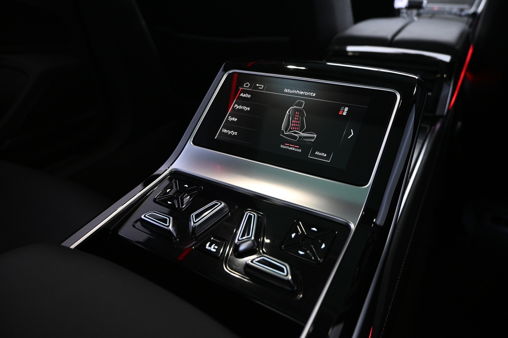 AUDI A8 2022