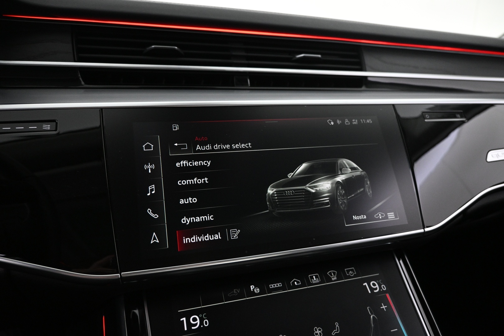 AUDI A8 2022
