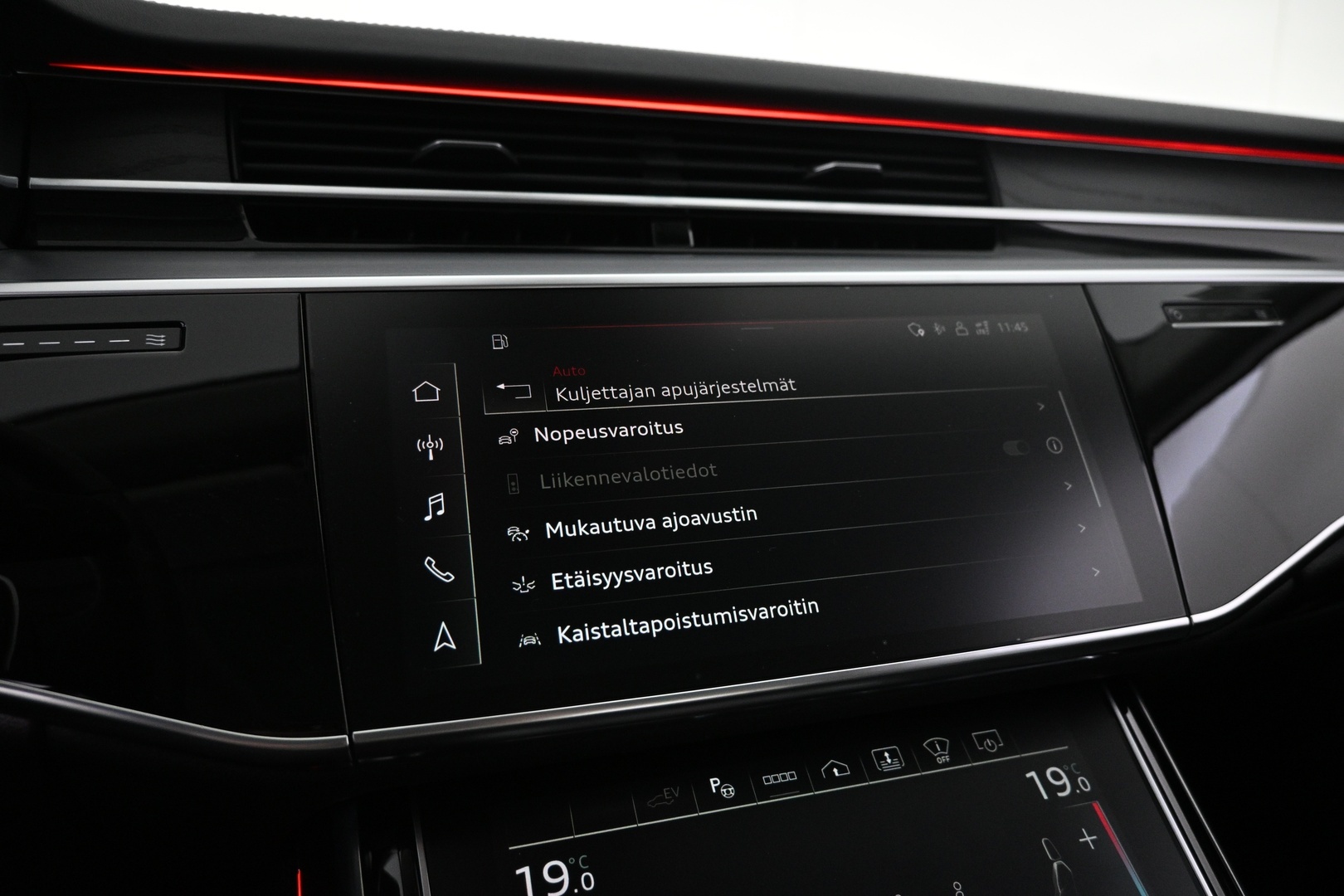 AUDI A8 2022