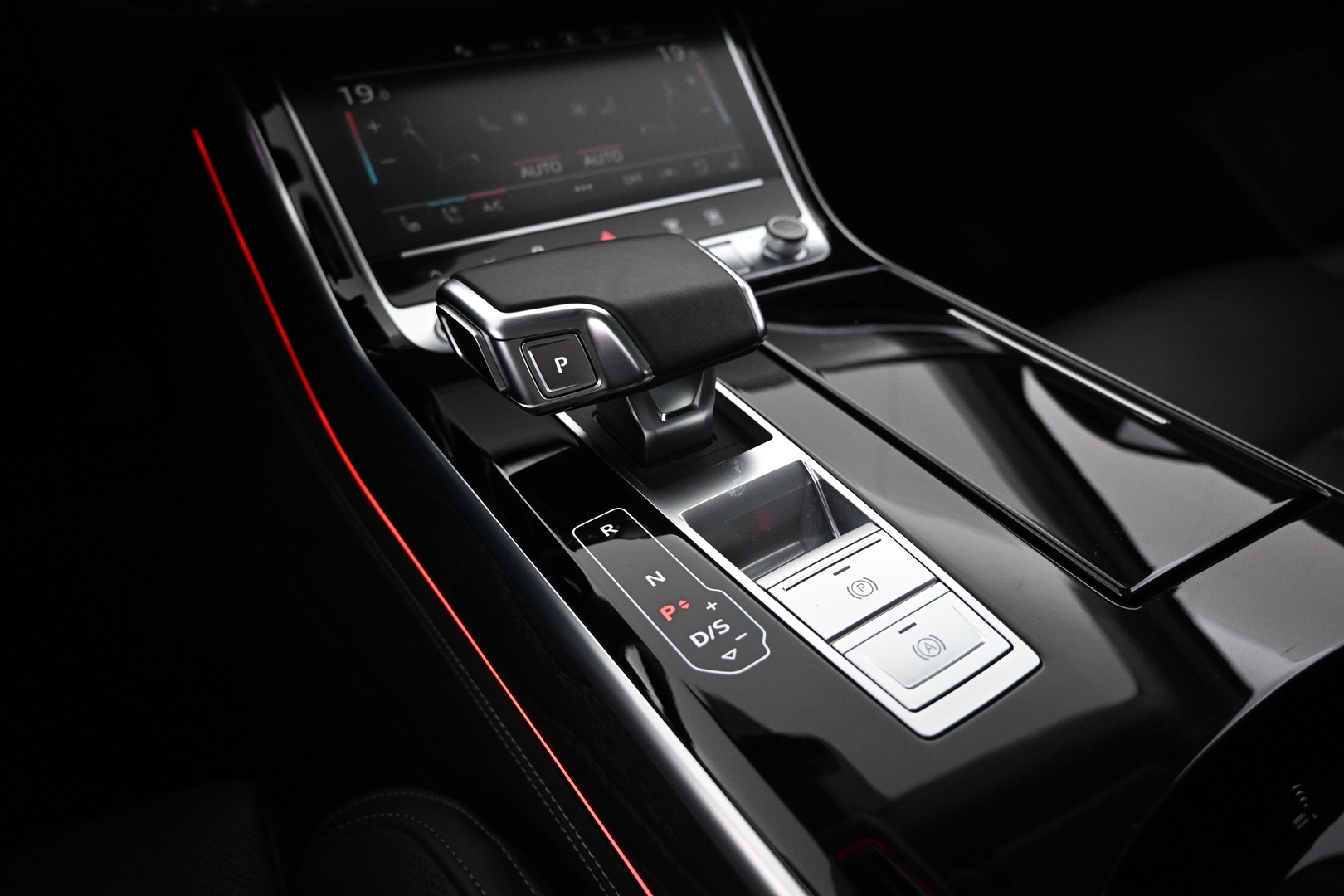 AUDI A8 2022