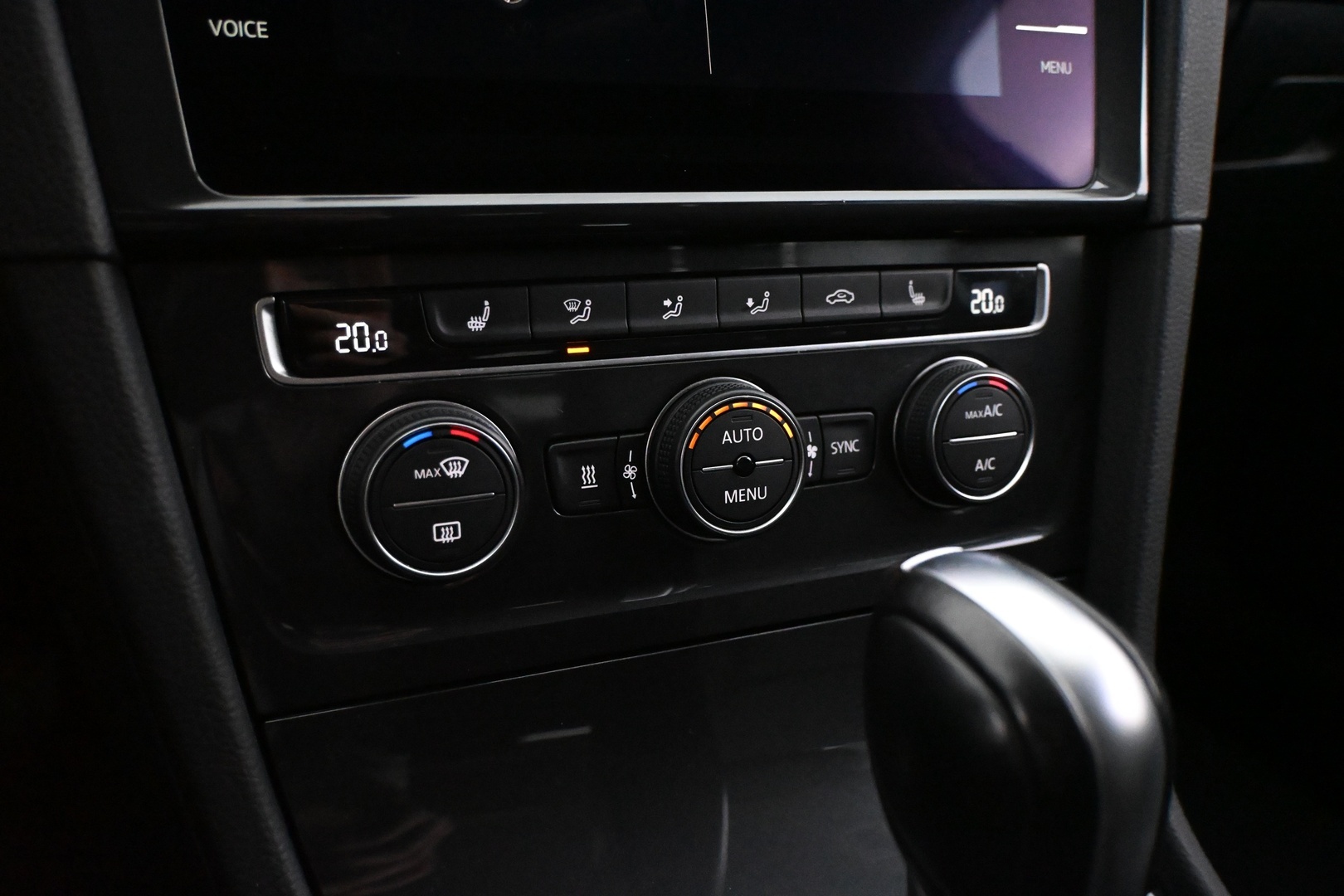 VOLKSWAGEN Golf 2020